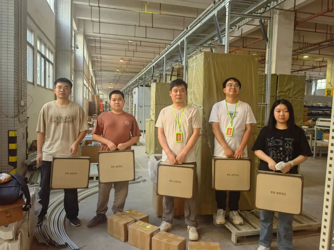 情系一線 | 炎炎夏日送清涼，致敬高溫下的堅(jiān)守