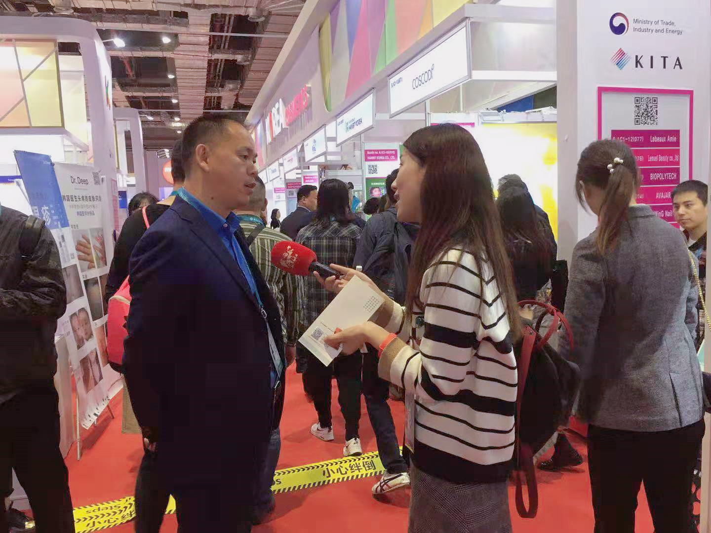 "合作、創(chuàng)新、共享"話進(jìn)博一一寶開董事長(zhǎng)邢志文參觀進(jìn)博并接受SMG記者采訪