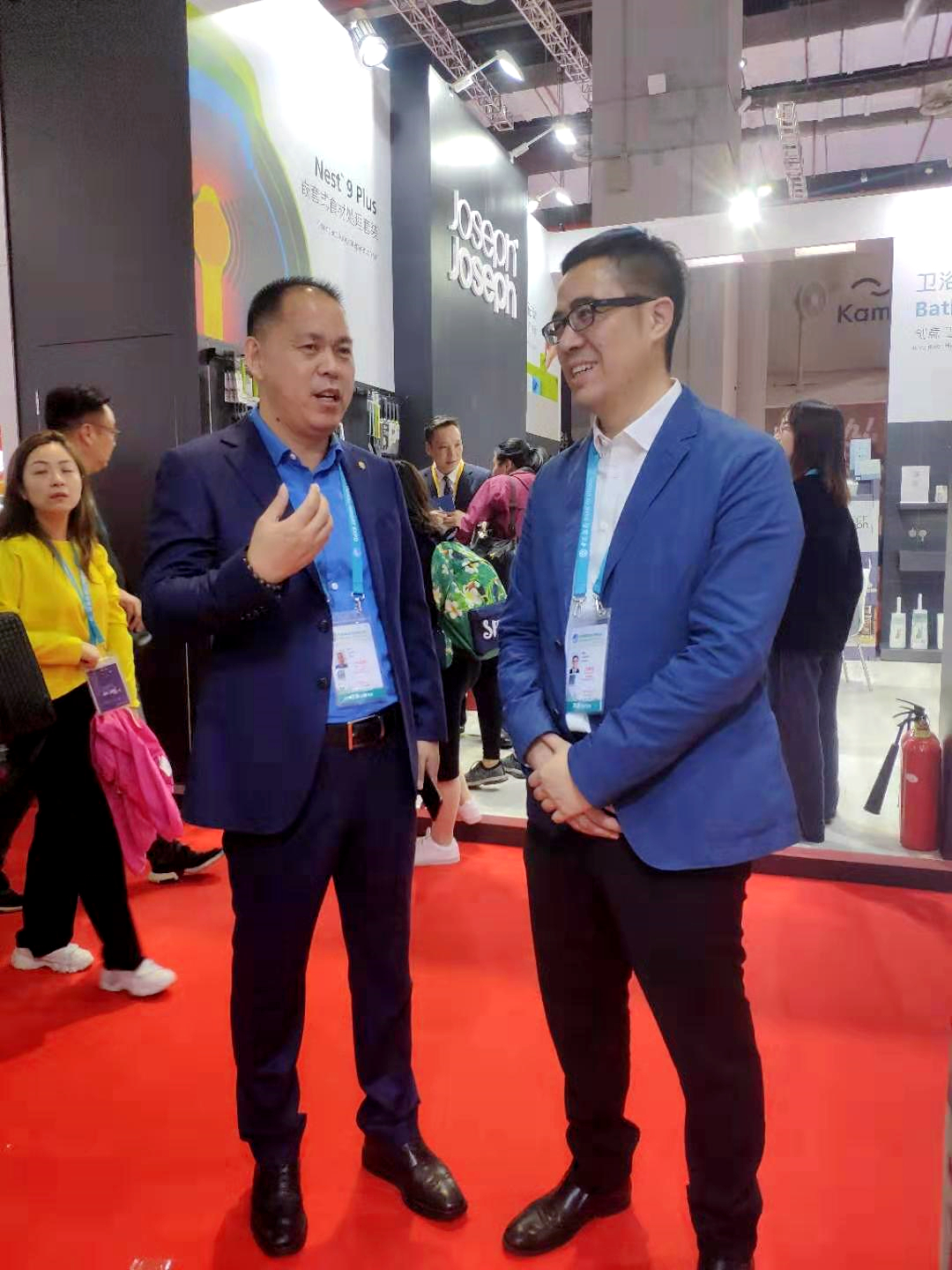 "合作、創(chuàng)新、共享"話進(jìn)博一一寶開董事長(zhǎng)邢志文參觀進(jìn)博并接受SMG記者采訪