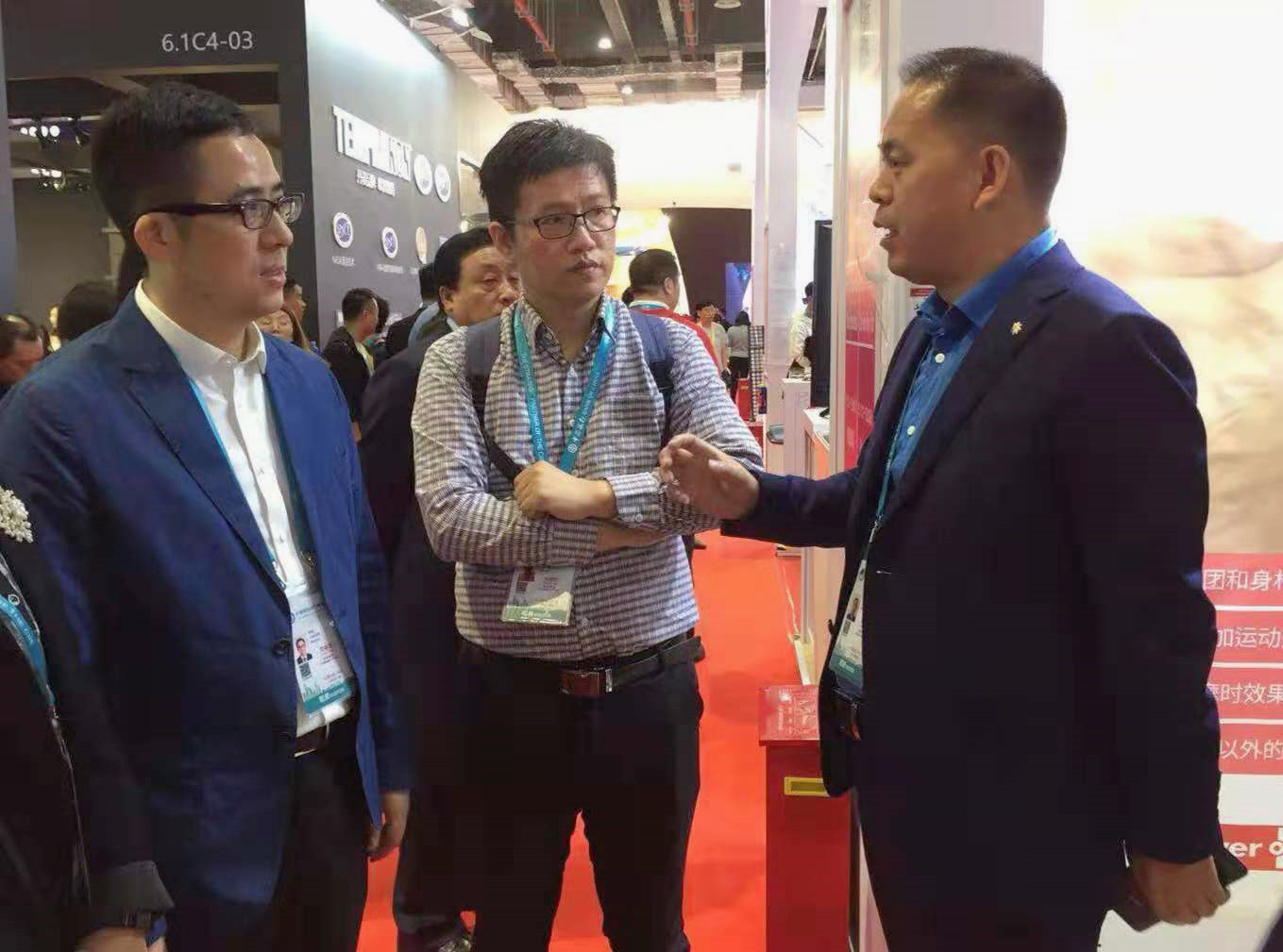 "合作、創(chuàng)新、共享"話進(jìn)博一一寶開董事長(zhǎng)邢志文參觀進(jìn)博并接受SMG記者采訪