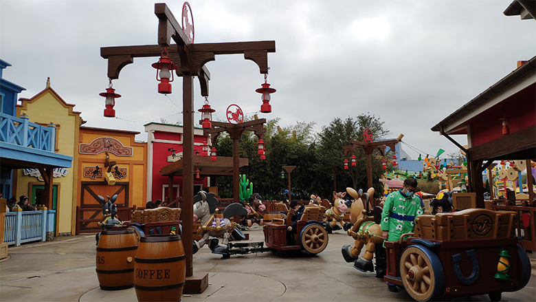 Happy Women’s Day | 歡度三八節，我們相約上海迪士尼樂園