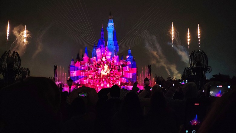 Happy Women’s Day | 歡度三八節，我們相約上海迪士尼樂園